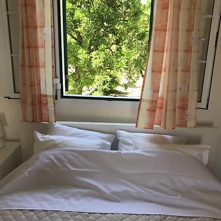 Inglessata Rose 아파트호텔